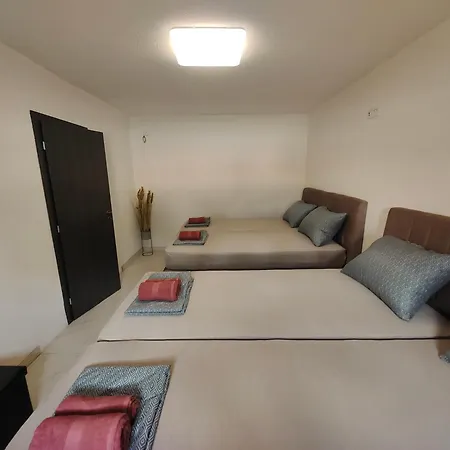 Apartment Tomy