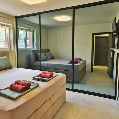 Tomy Apartment Kastela