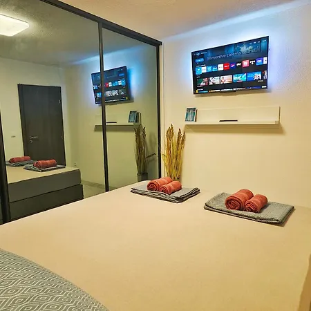 Tomy Apartment *